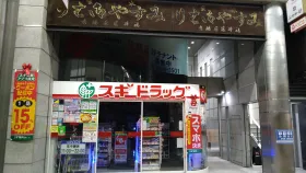 外観(閉店後深夜)